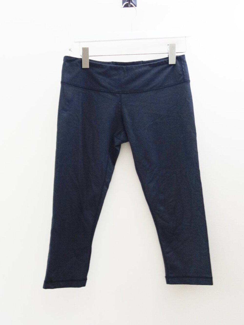 Lululemon Mid Rise Black Crop leggings Size 8 Active Yoga